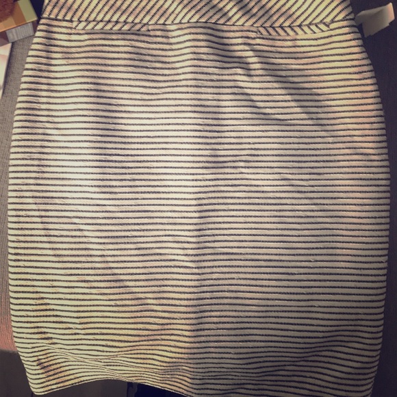 Halogen Dresses & Skirts - Midi skirt black with beige and a little silver.